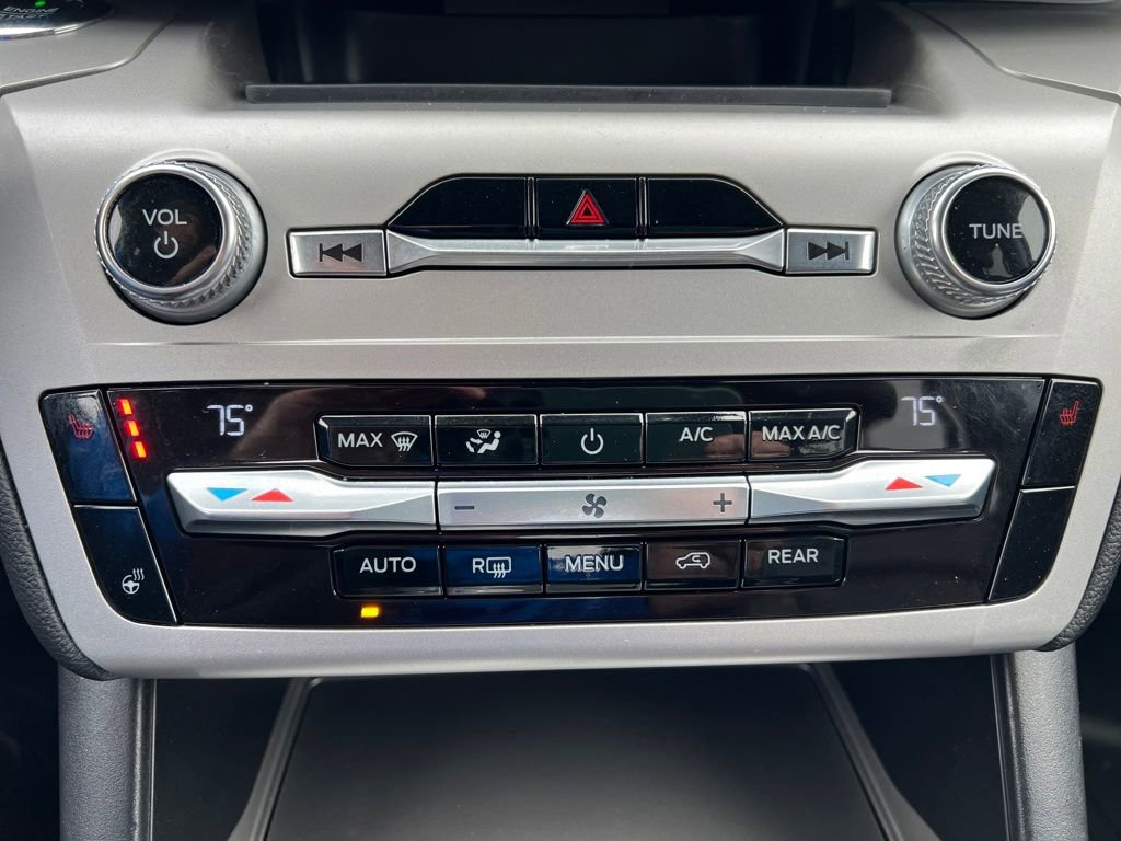 Used 2021 Ford Explorer XLT w/ Equipment Group 202A image 24