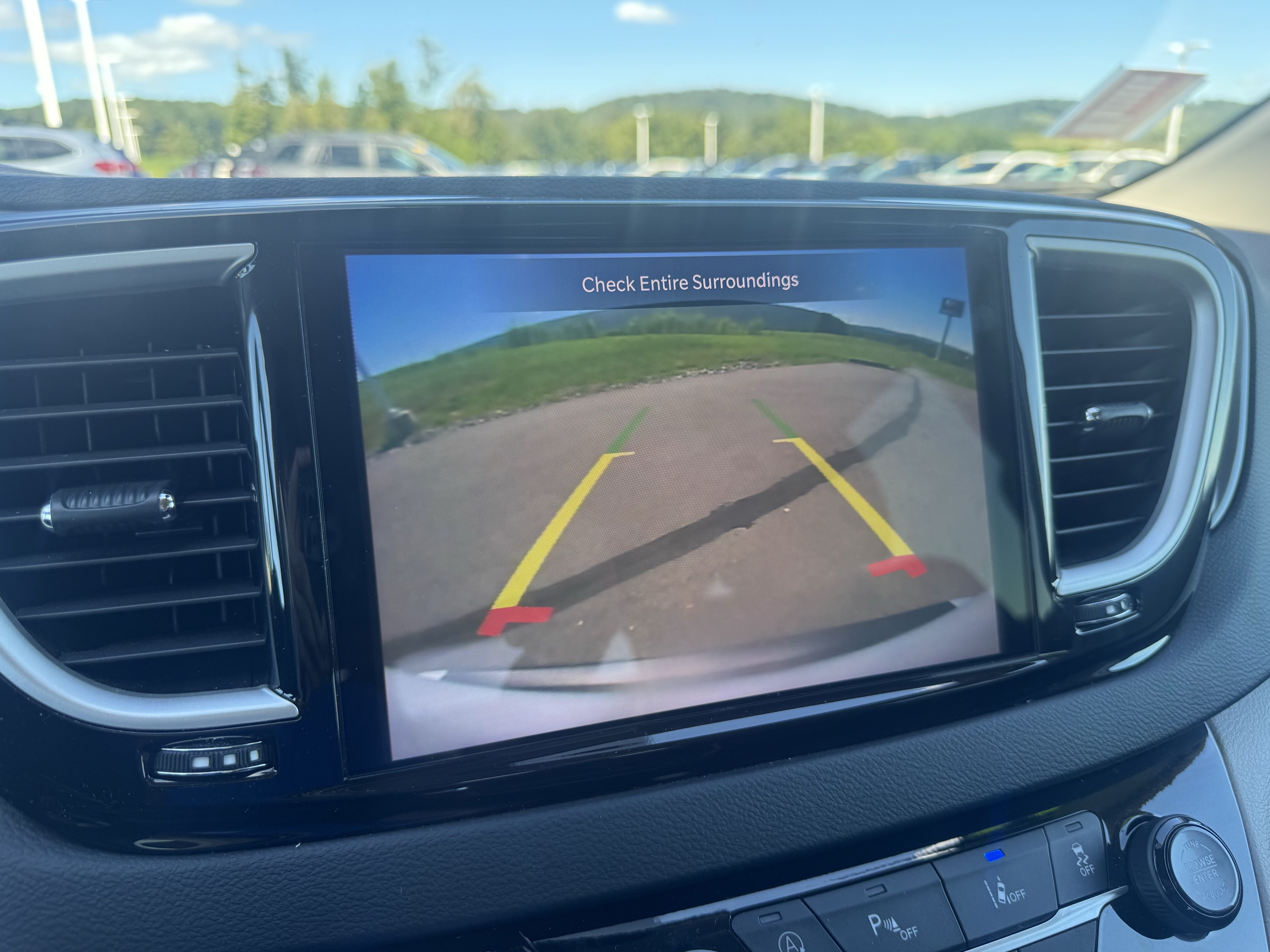 Used 2024 Chrysler Pacifica Touring-L FWD image 27