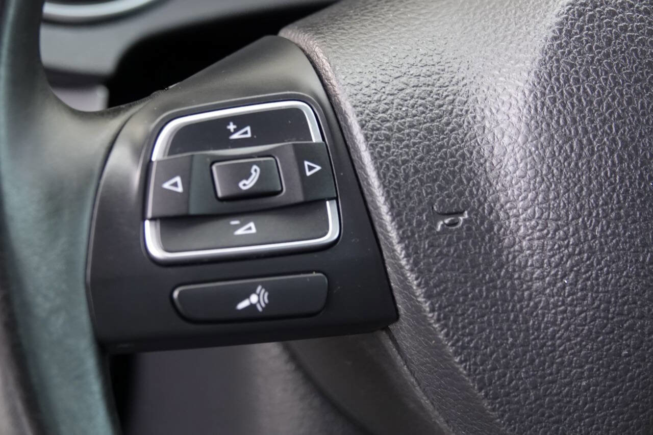 Used 2012 Volkswagen Golf TDI FWD image 71