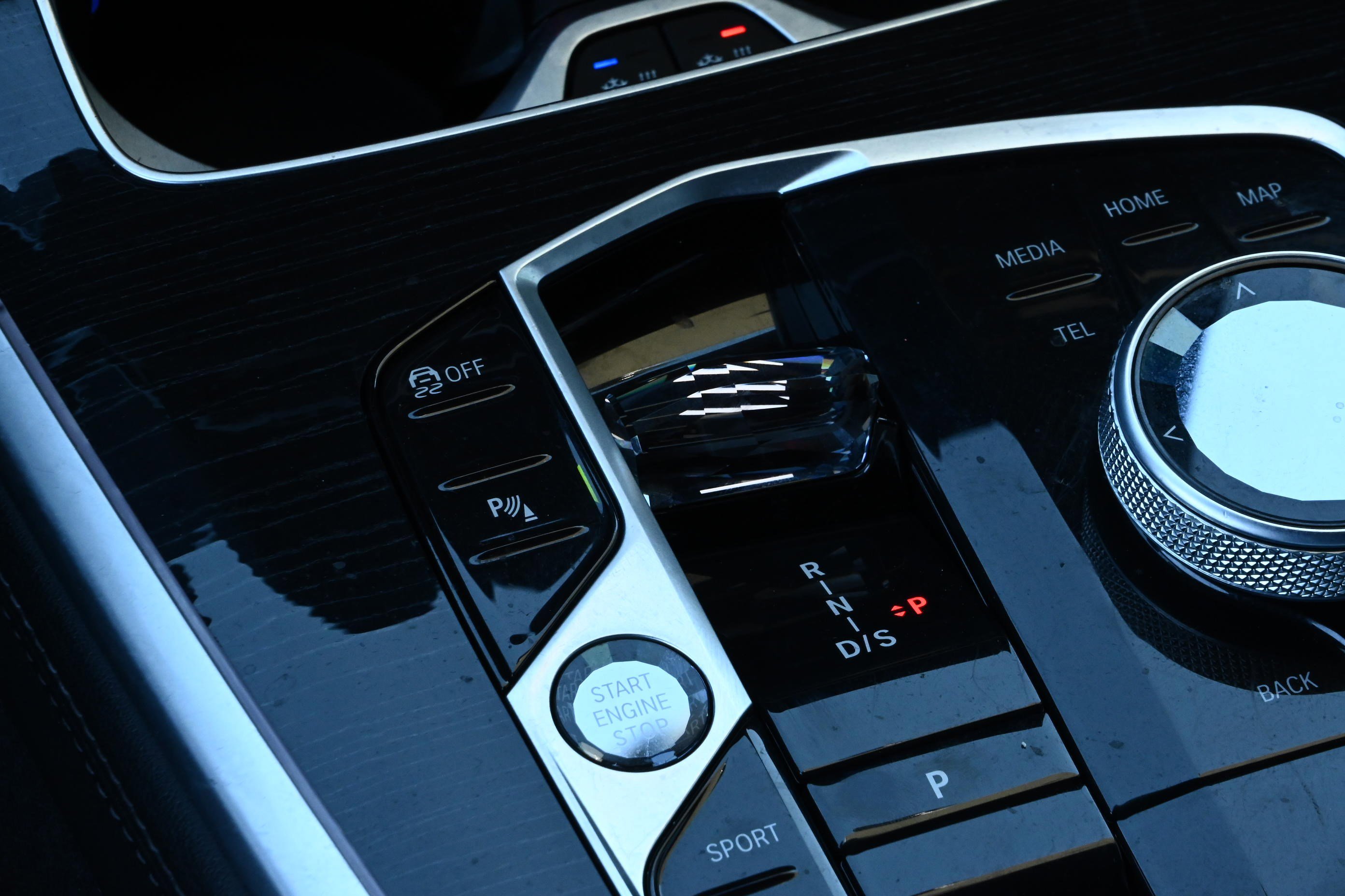 Certified 2024 BMW X7 xDrive40i w/ Executive Package image 19