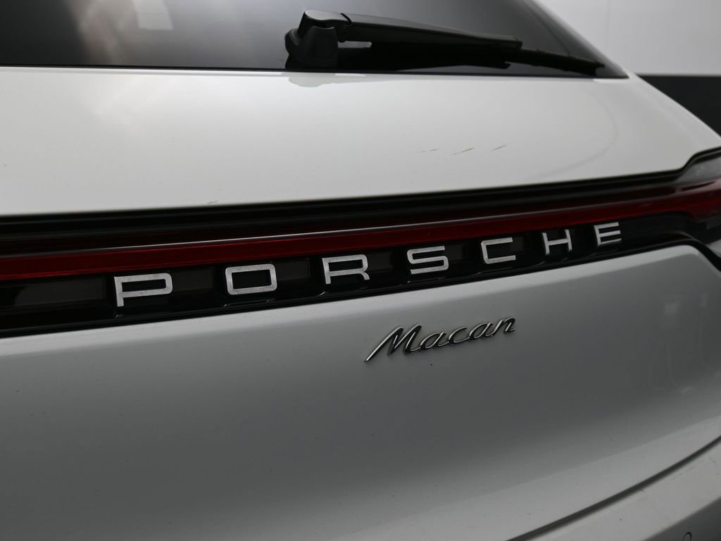 Certified 2022 Porsche Macan AWD/4WD image 14
