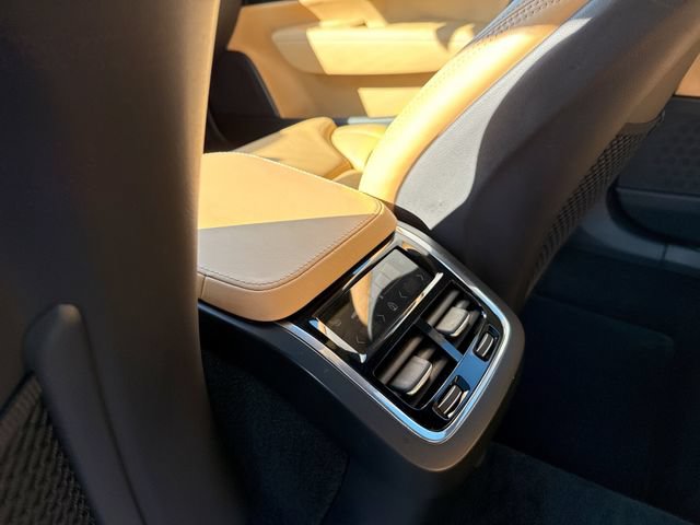 Certified 2025 Volvo V90 B6 Cross Country Ultra w/ Climate Package AWD/4WD image 26