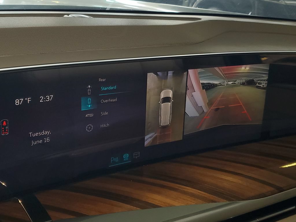 New 2026 Cadillac Escalade Platinum Luxury AWD/4WD image 23