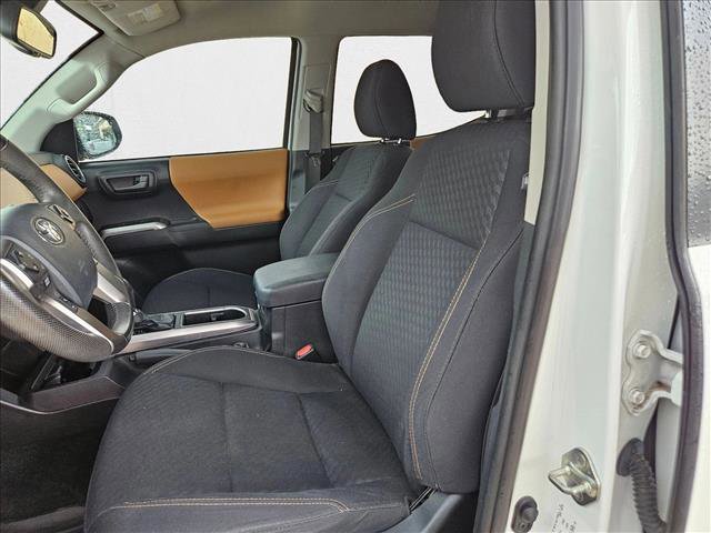 Used 2020 Toyota Tacoma SR5 image 15