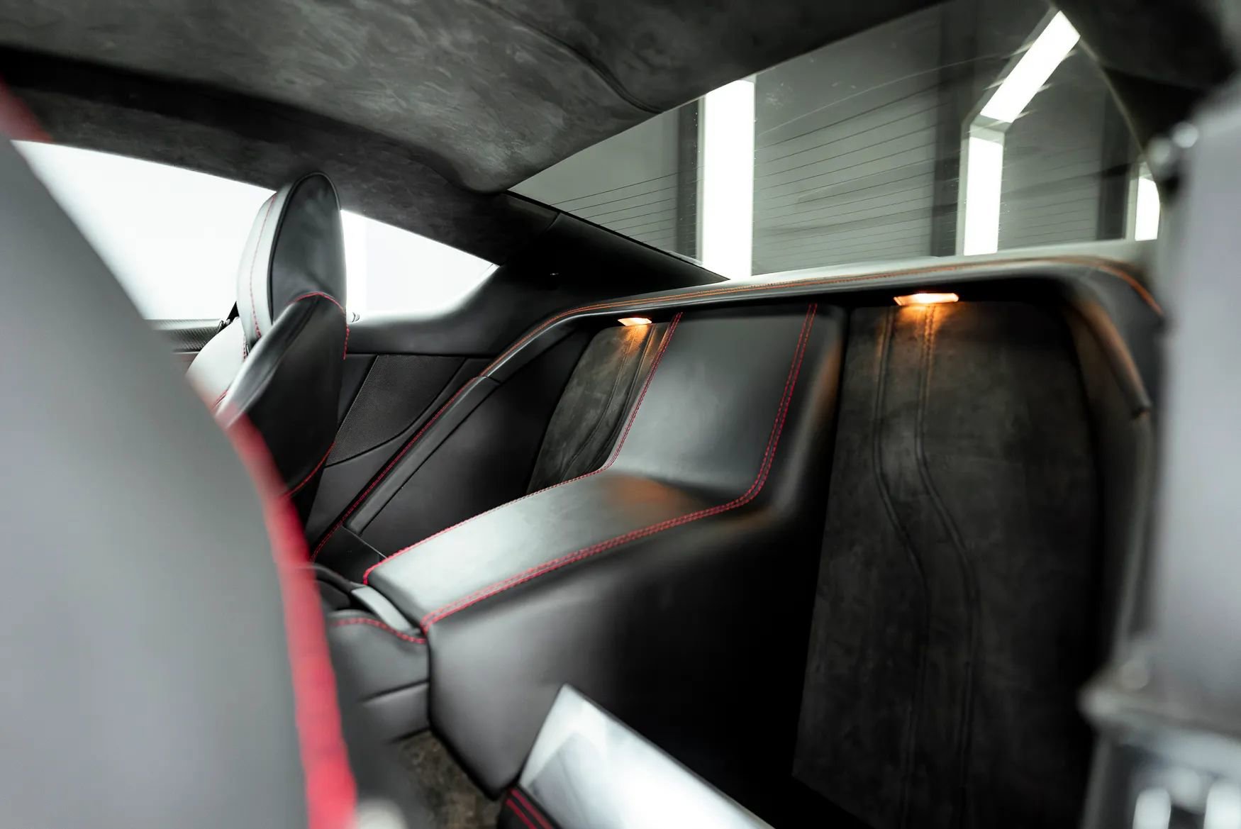 Used 2009 Aston Martin DBS Coupe RWD image 27
