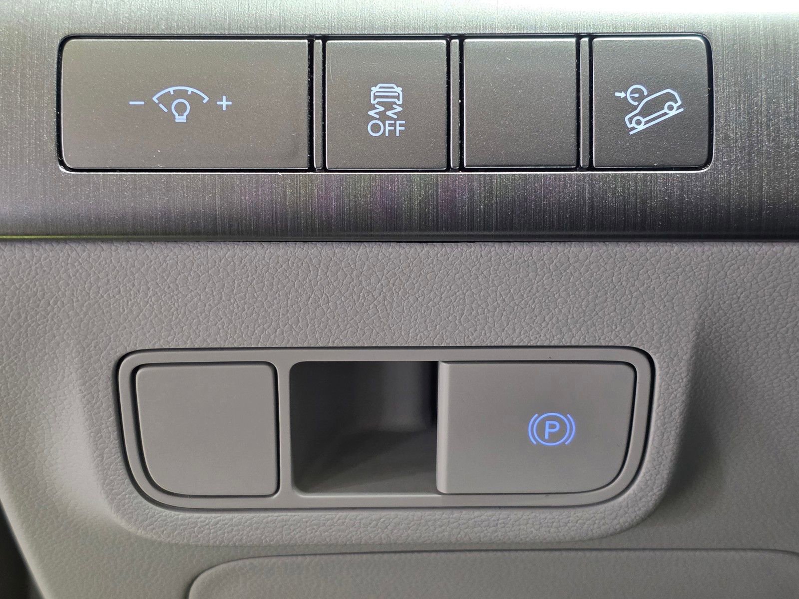 Certified 2024 Hyundai Kona SEL image 33