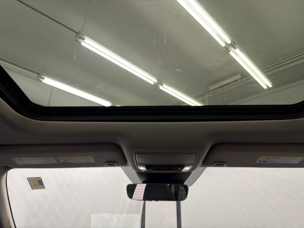 Used 2025 Acura MDX SH-AWD image 24