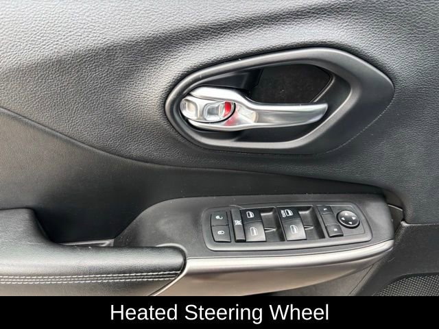 Used 2019 Jeep Cherokee Latitude w/ Cold Weather Group AWD/4WD image 12