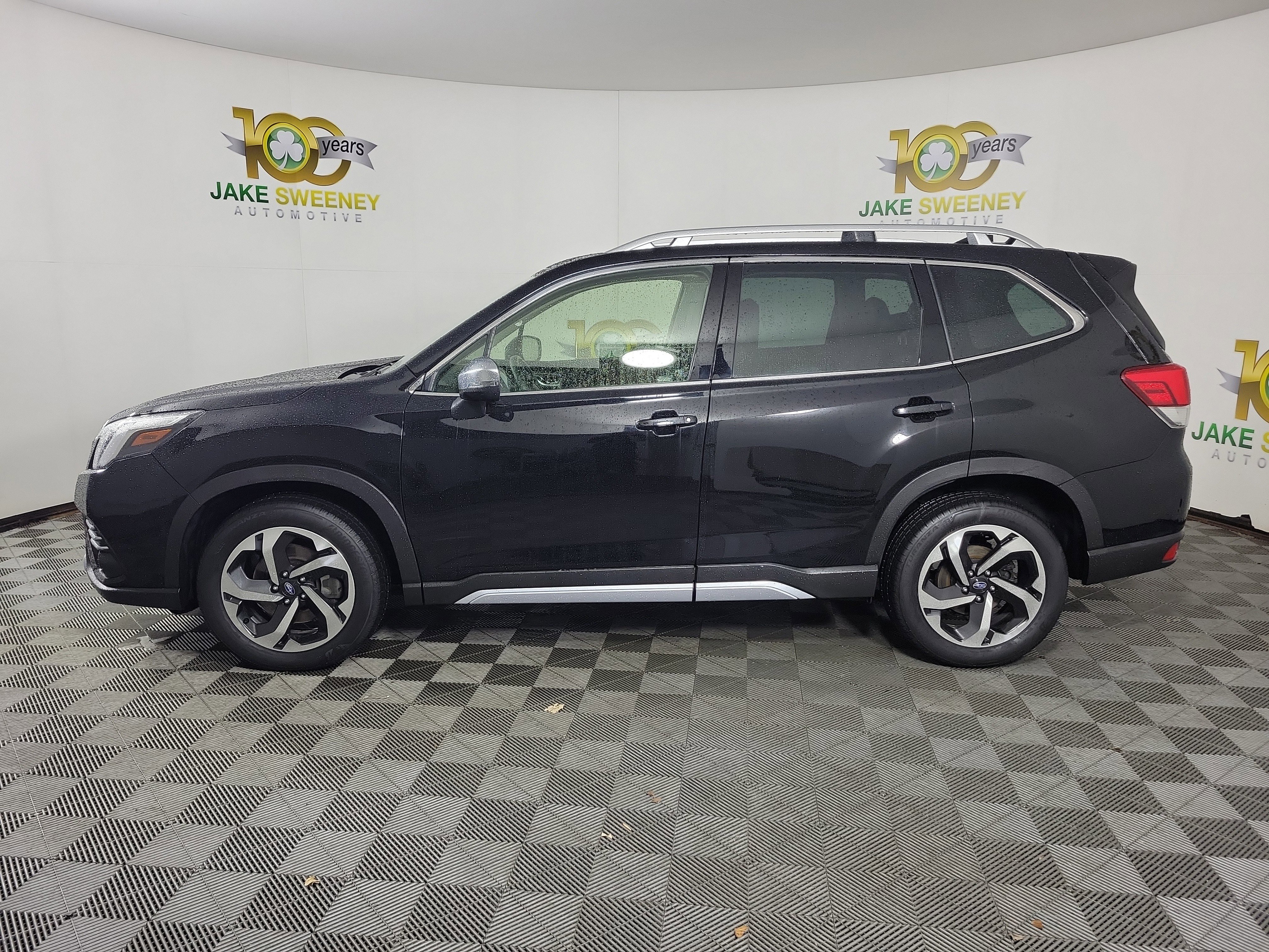 Used 2023 Subaru Forester Touring w/ Popular Package #3 image 4