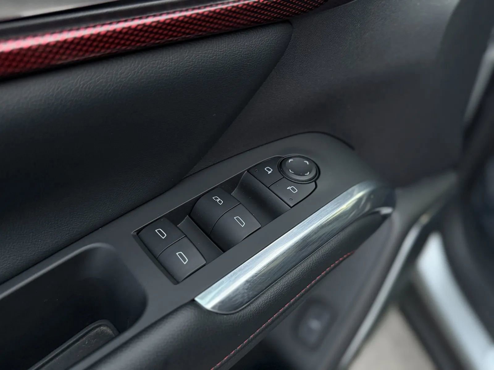 Used 2024 Chevrolet Traverse Z71 w/ LPO, Cargo Package image 28