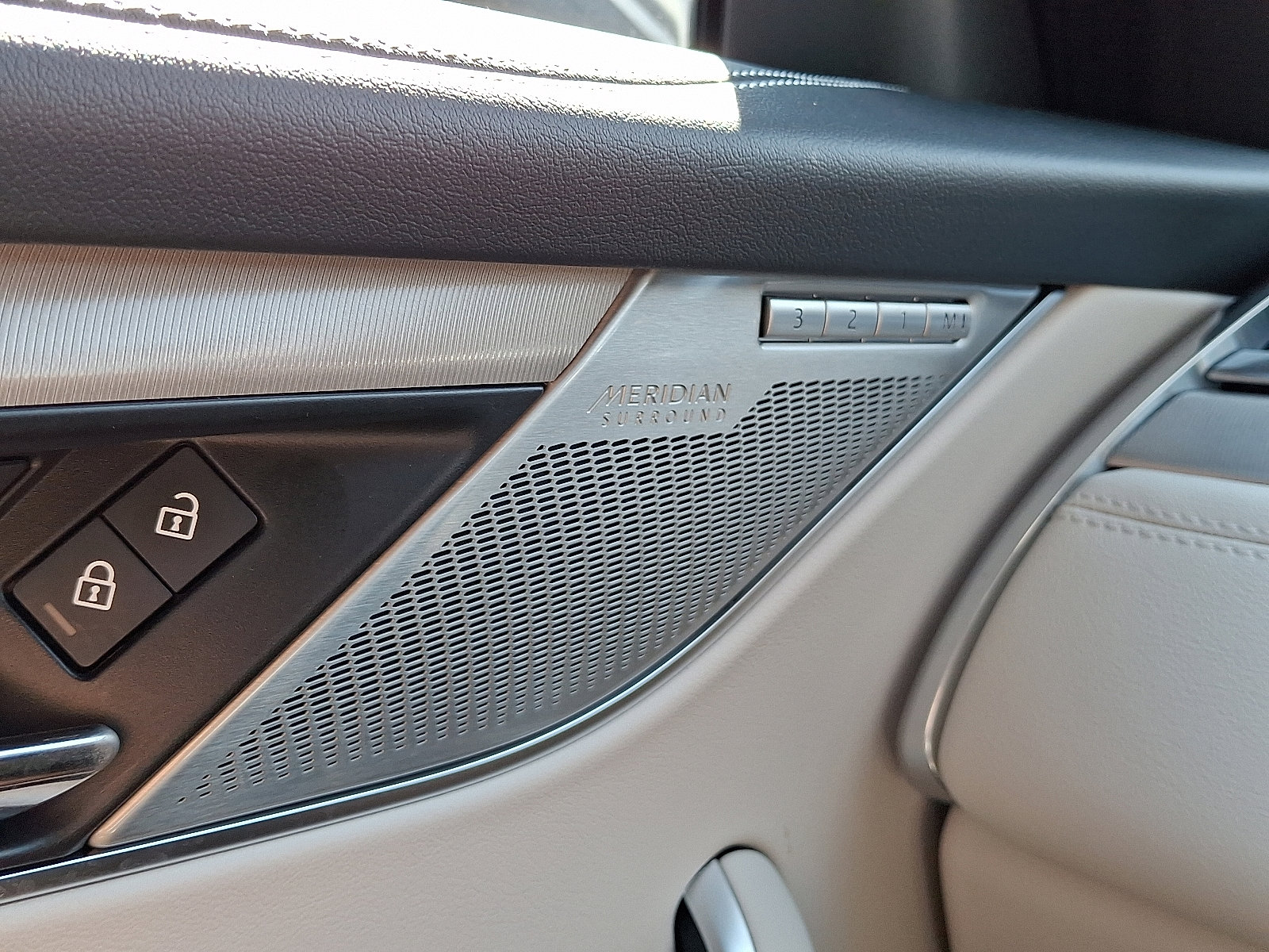 Used 2026 Jaguar F-PACE R-Dynamic S image 24