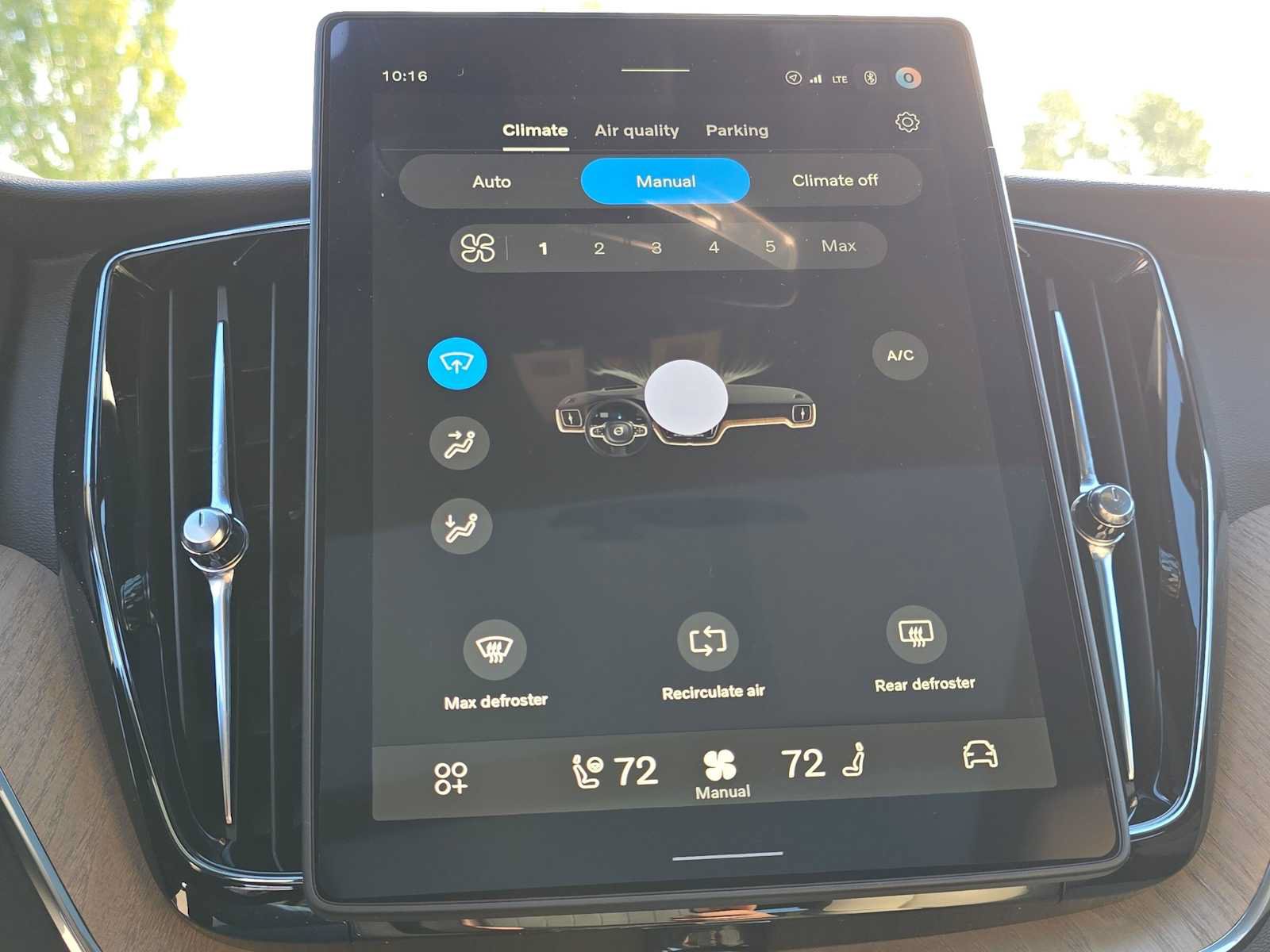 New 2027 Volvo XC60 B5 Plus AWD/4WD image 28