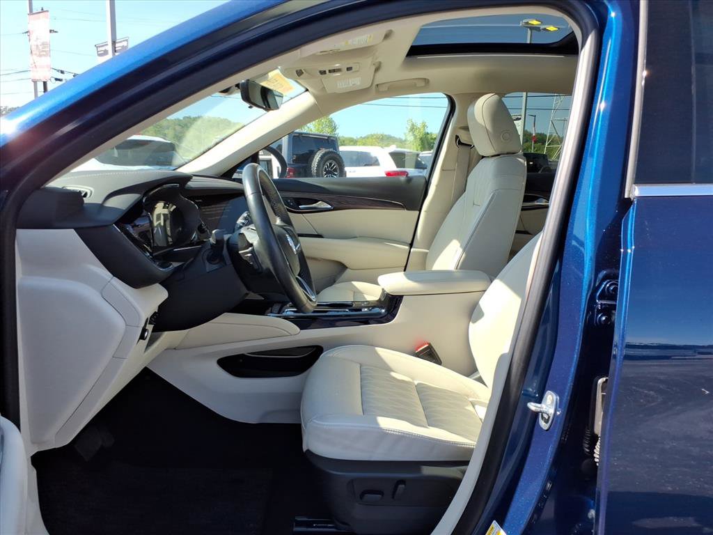 Used 2023 Buick Envision Avenir AWD/4WD image 11