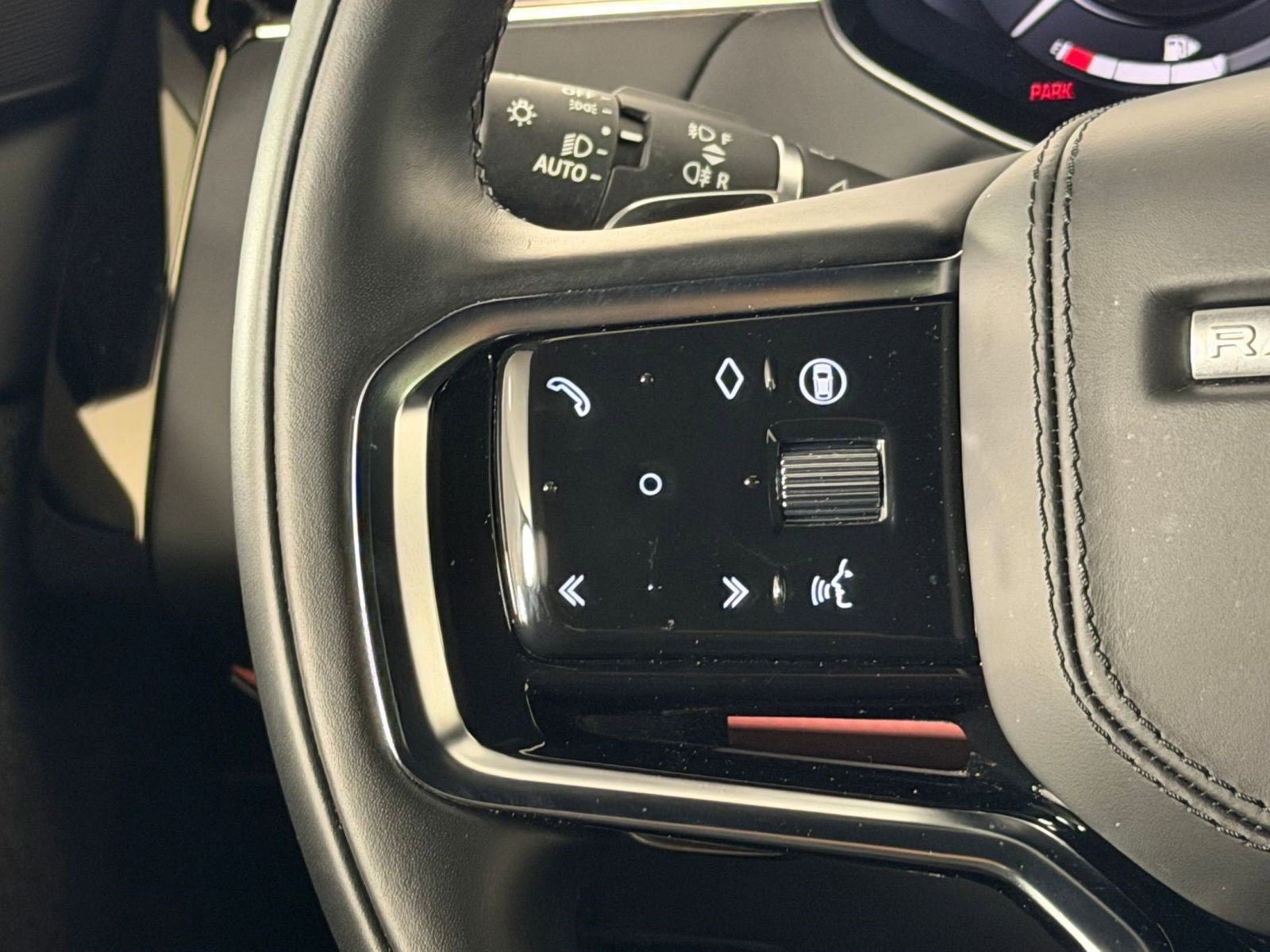 Certified 2025 Land Rover Range Rover Sport SE image 17