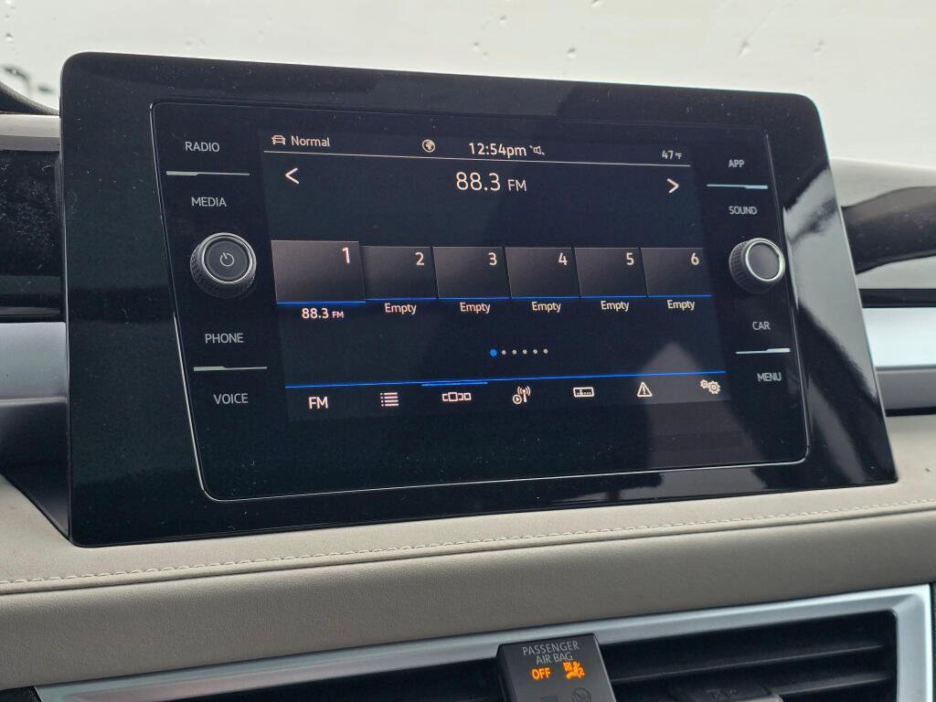 New 2026 Volkswagen Taos SE image 28