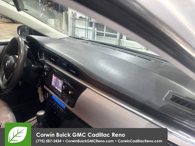 Used 2014 Toyota Corolla LE FWD image 35