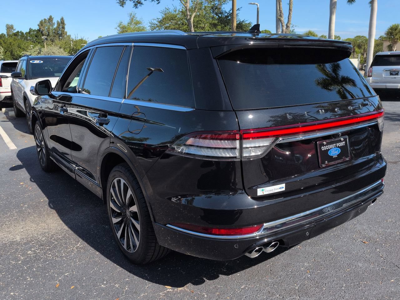 Used 2023 Lincoln Aviator Black Label Grand Touring w/ Class IV Trailer Tow Package AWD/4WD image 6
