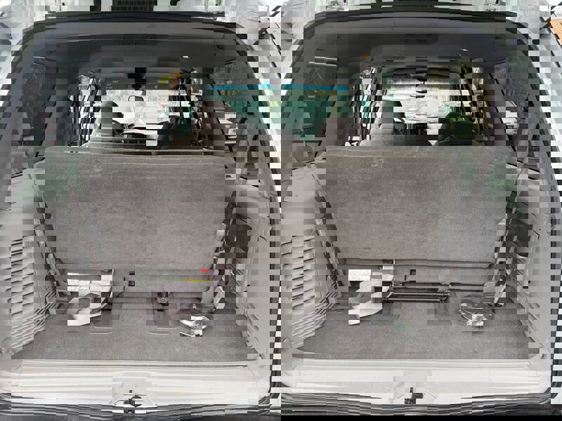 Used 2002 Ford Expedition XLT image 14