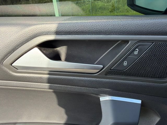 Used 2020 Volkswagen Tiguan SE FWD image 24