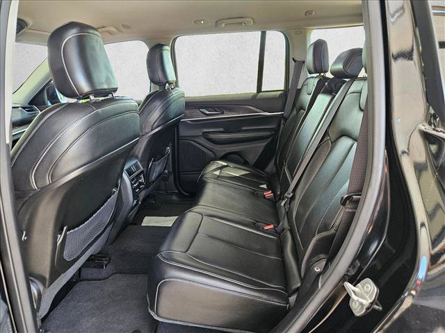 Used 2023 Jeep Grand Cherokee Limited AWD/4WD image 15