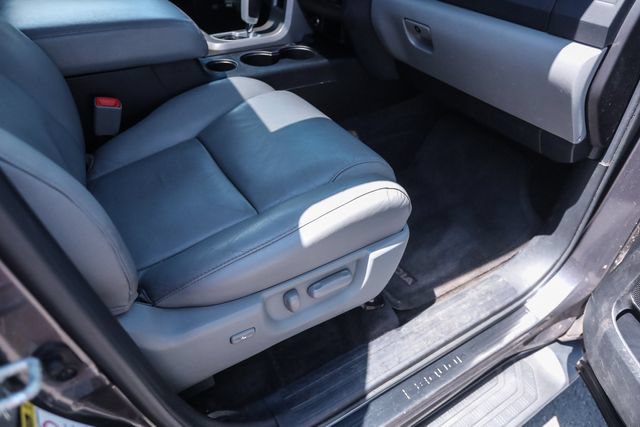 Used 2015 Toyota Sequoia Limited AWD/4WD image 39
