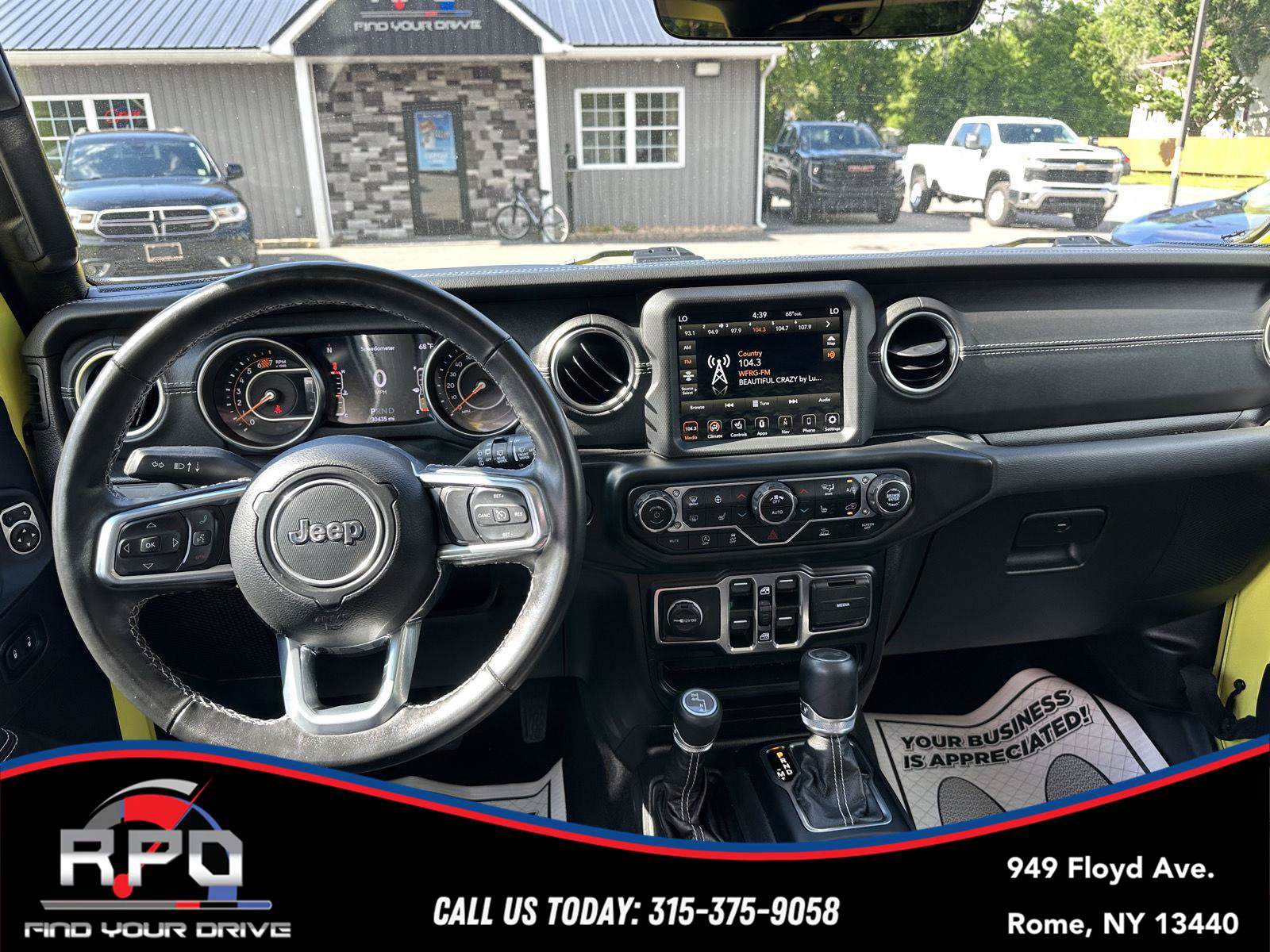 Used 2023 Jeep Wrangler Unlimited Sahara w/ LED Lighting Group AWD/4WD image 16
