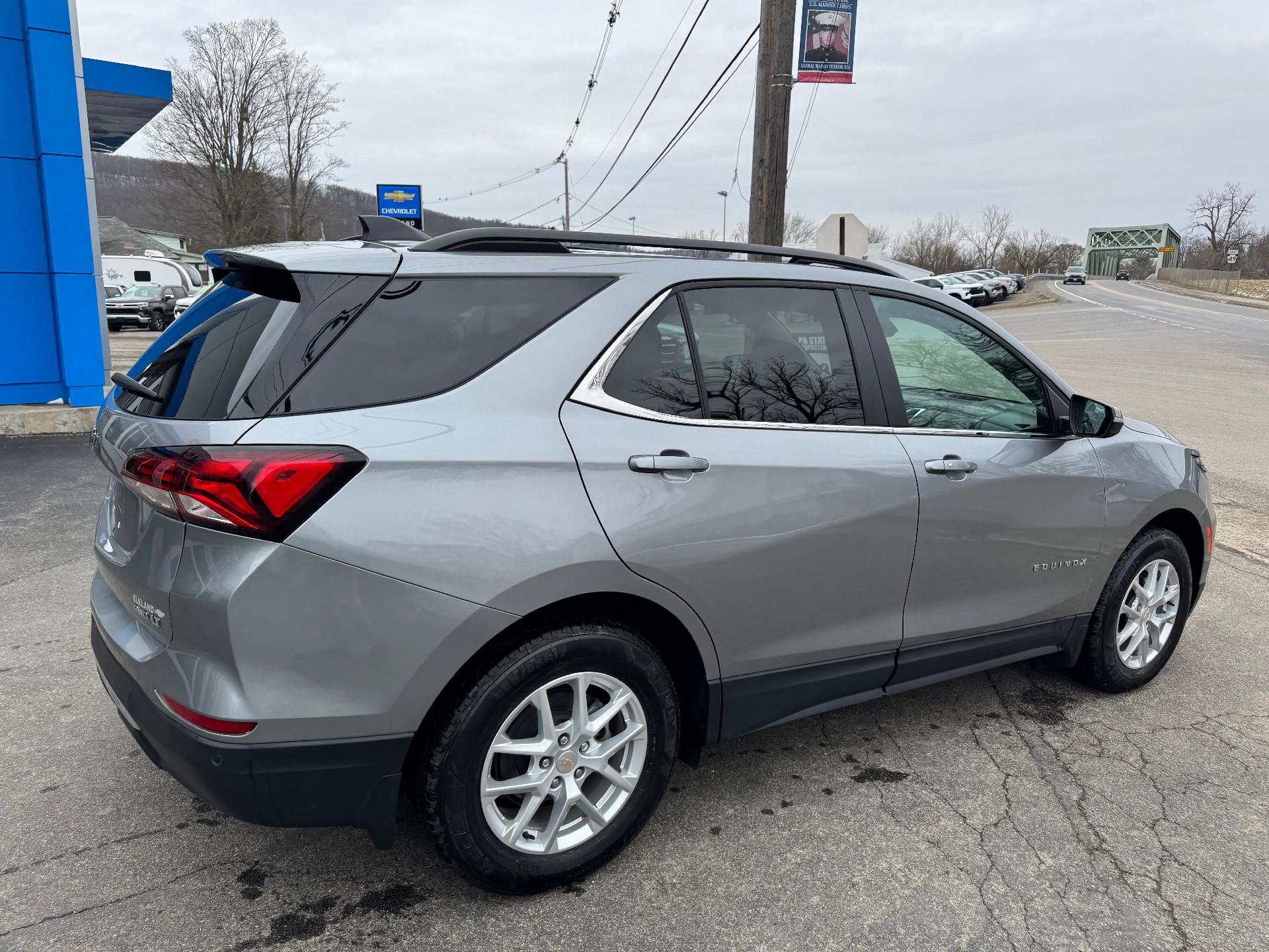 Used 2024 Chevrolet Equinox LT AWD/4WD image 9
