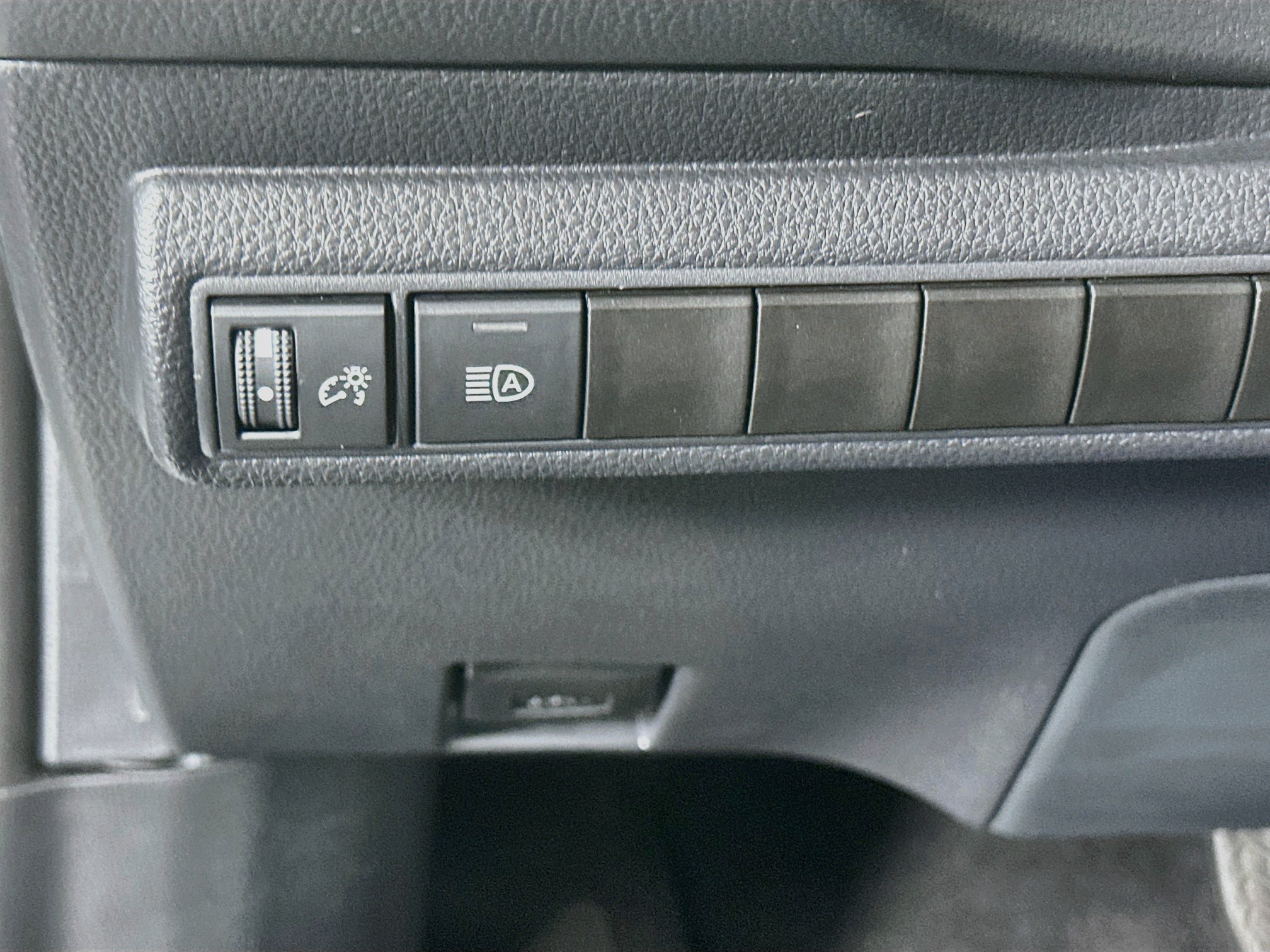 Used 2025 Toyota Corolla LE FWD image 16