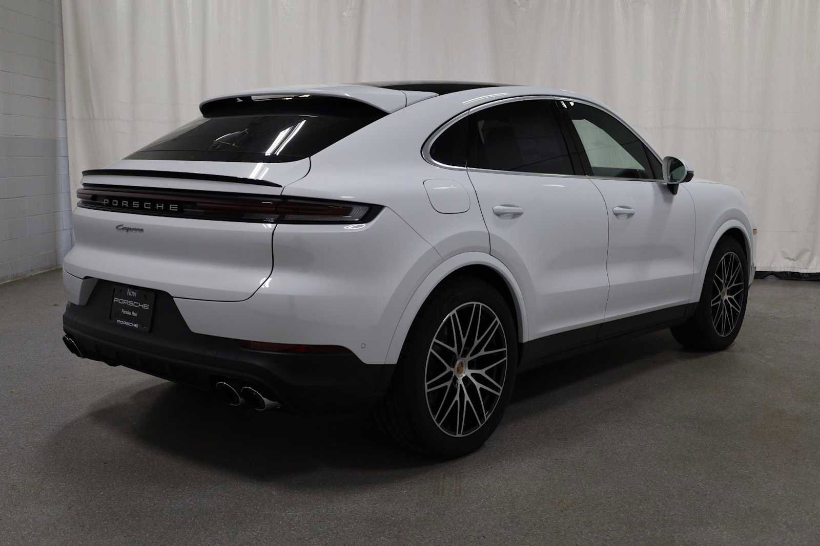 New 2026 Porsche Cayenne Coupe AWD/4WD image 9
