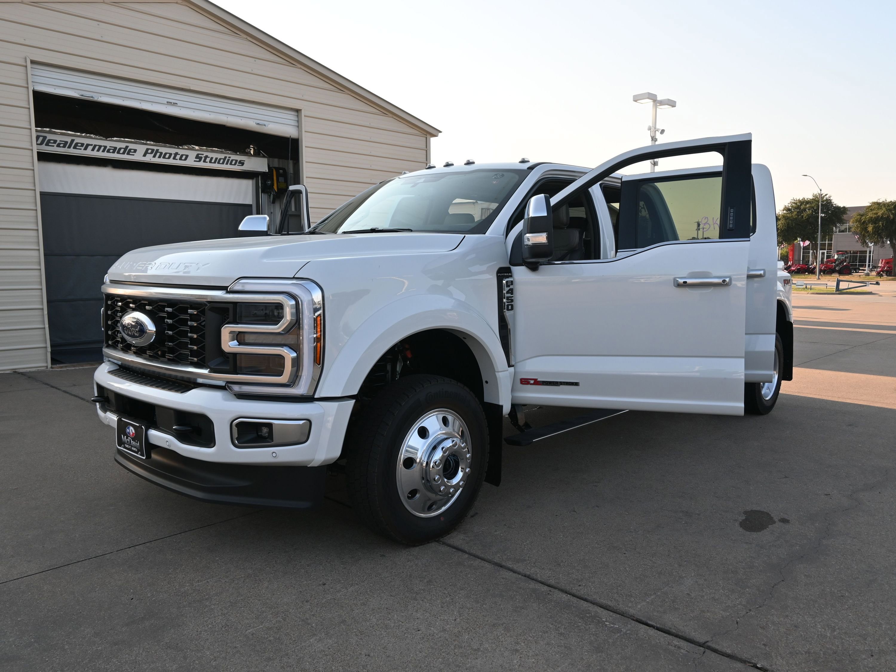 New 2026 Ford F450 Platinum w/ Platinum Plus Package image 31