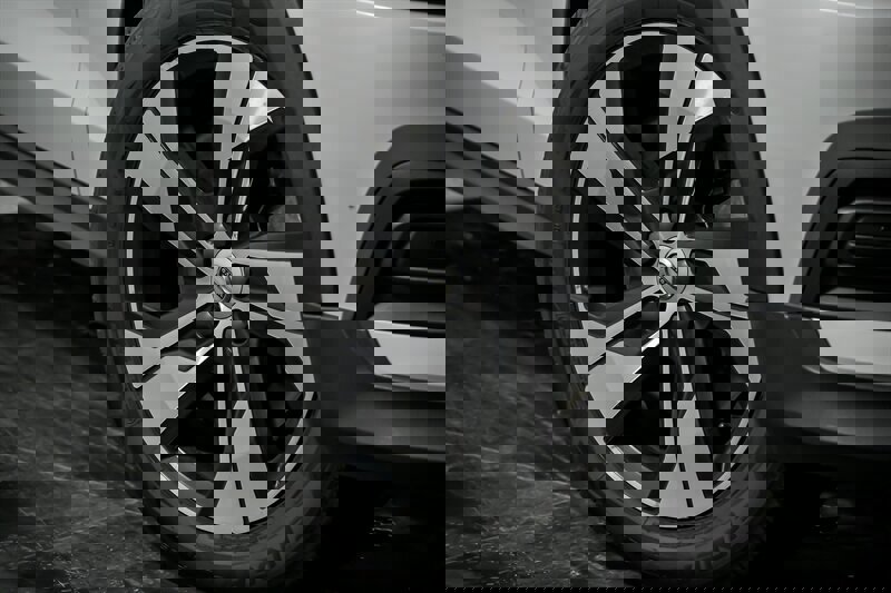 Used 2020 Volvo V60 T5 Cross Country w/ Protection Package Premier image 3