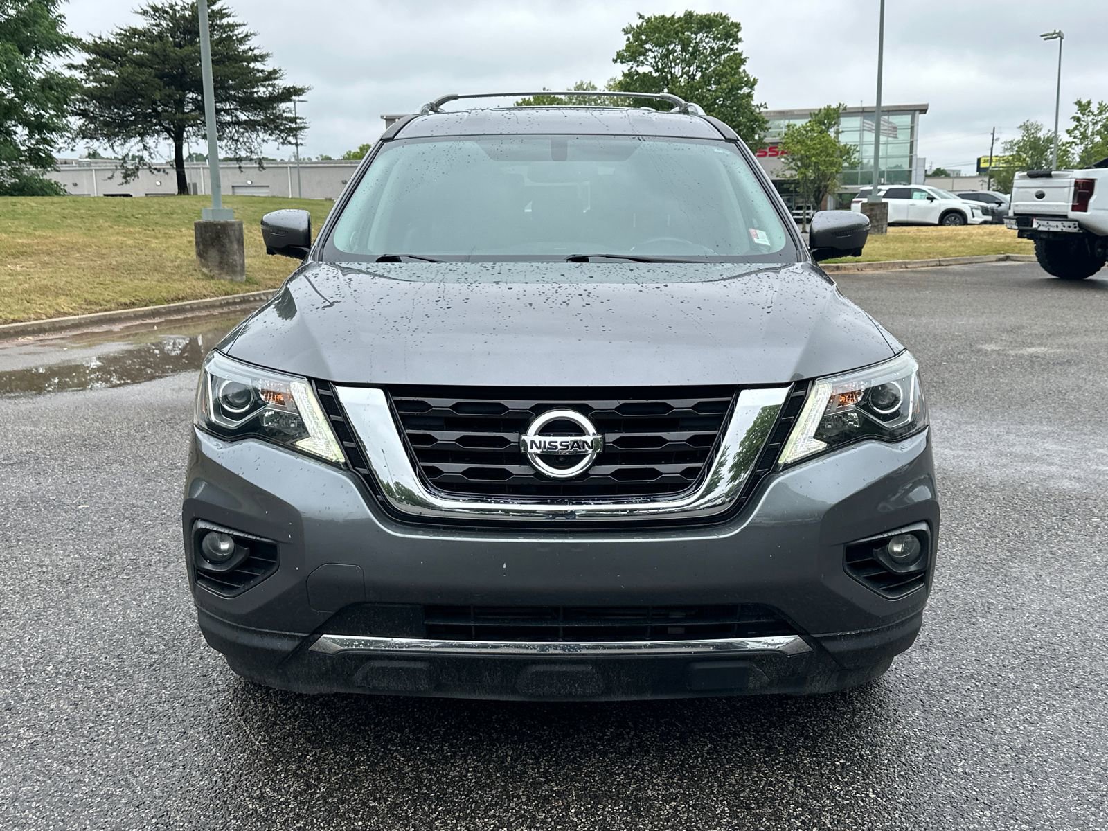 Used 2017 Nissan Pathfinder SL w/ SL Tech Package FWD image 2