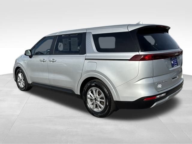 Used 2022 Kia Carnival LX image 3