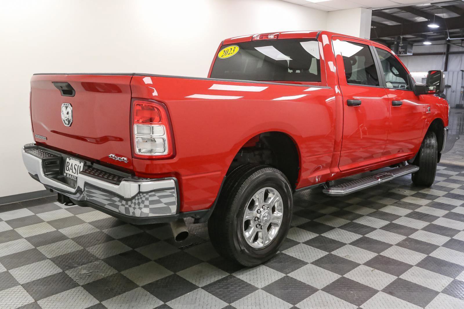 Used 2023 RAM 2500 Big Horn w/ Level 1 Equipment Group image 11