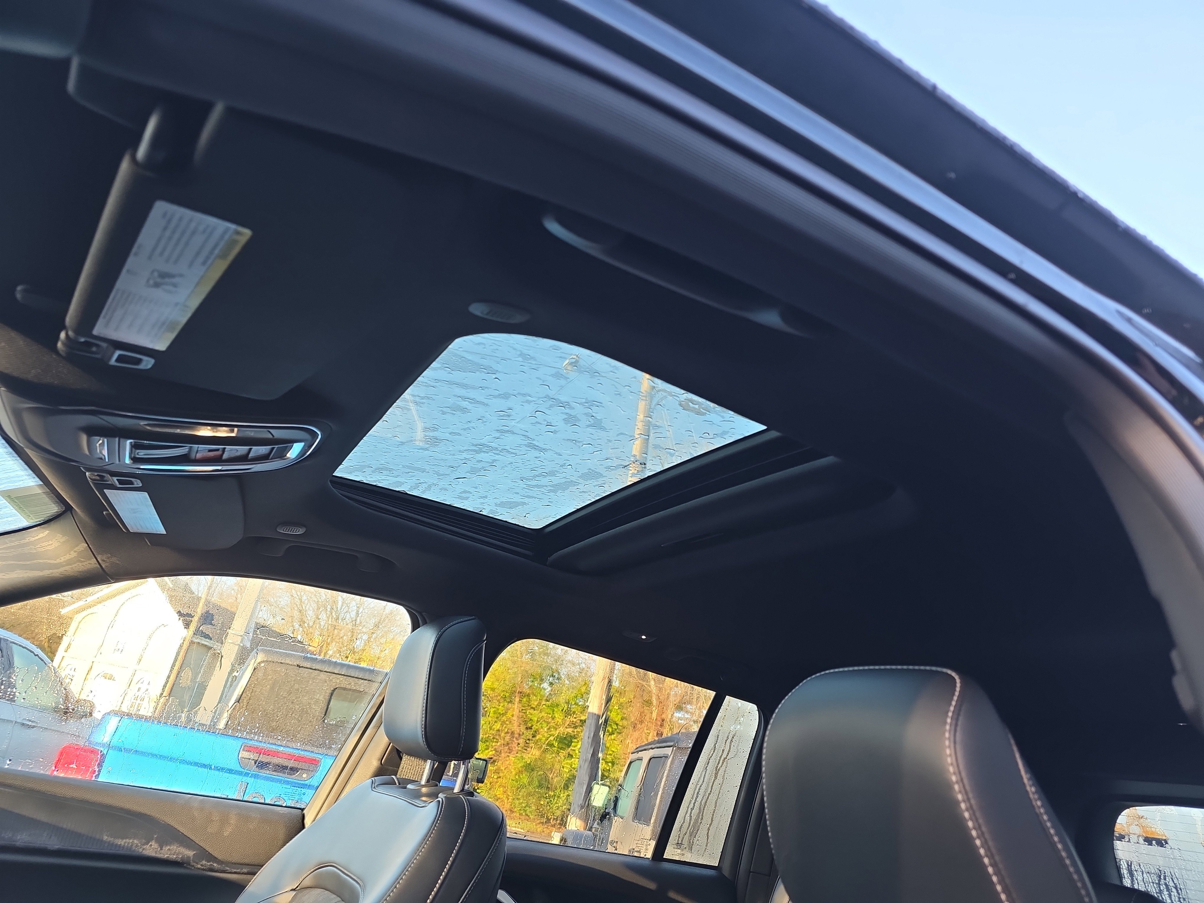 New 2025 Jeep Grand Cherokee Altitude image 4