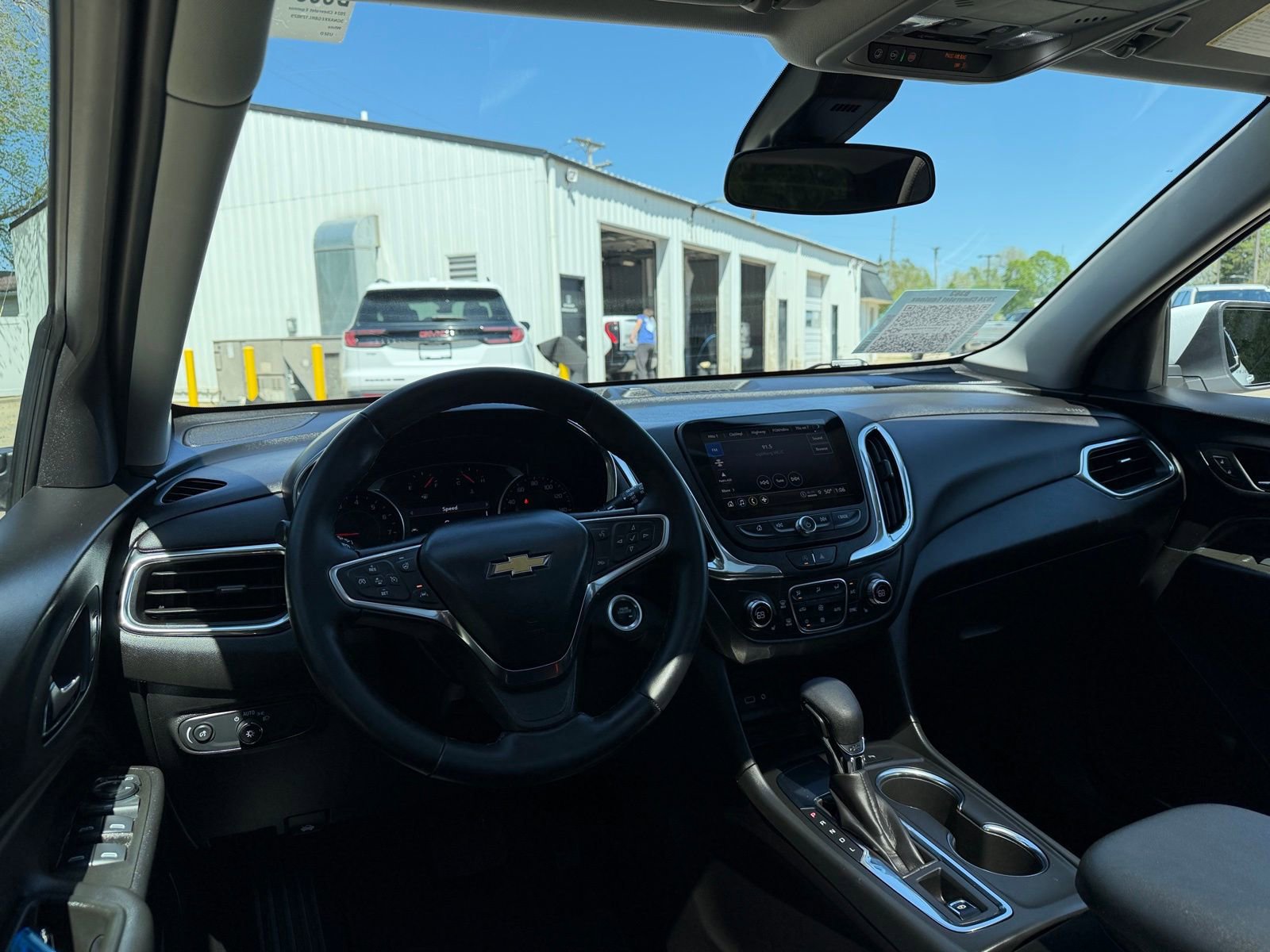 Used 2024 Chevrolet Equinox LT FWD image 17