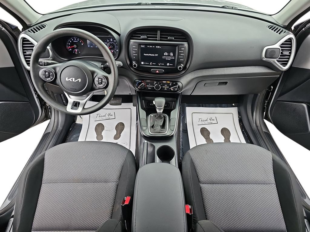 Used 2022 Kia Soul LX image 11