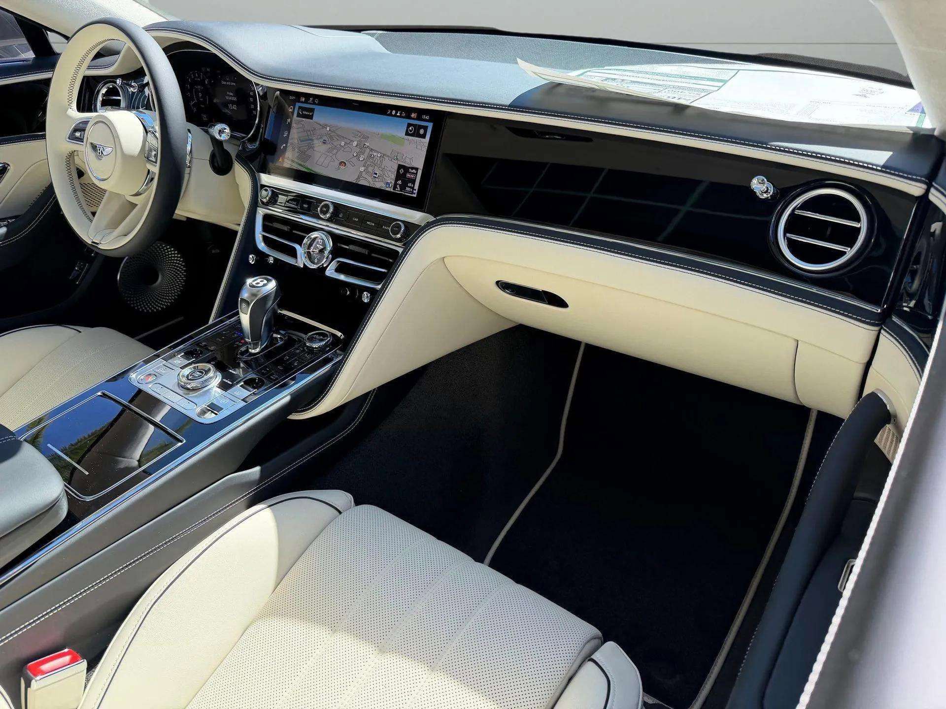 New 2026 Bentley Flying Spur Plug-In Hybrid AWD/4WD image 2
