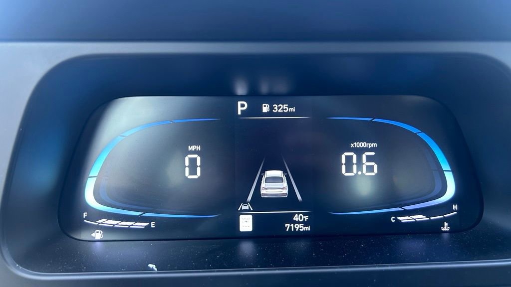 Used 2025 Hyundai Elantra Sport image 15