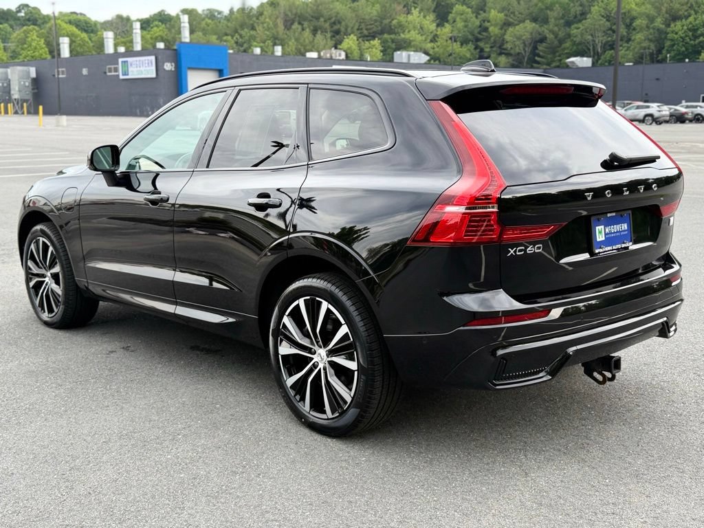 Used 2023 Volvo XC60 T8 Plus w/ Climate Package AWD/4WD image 4