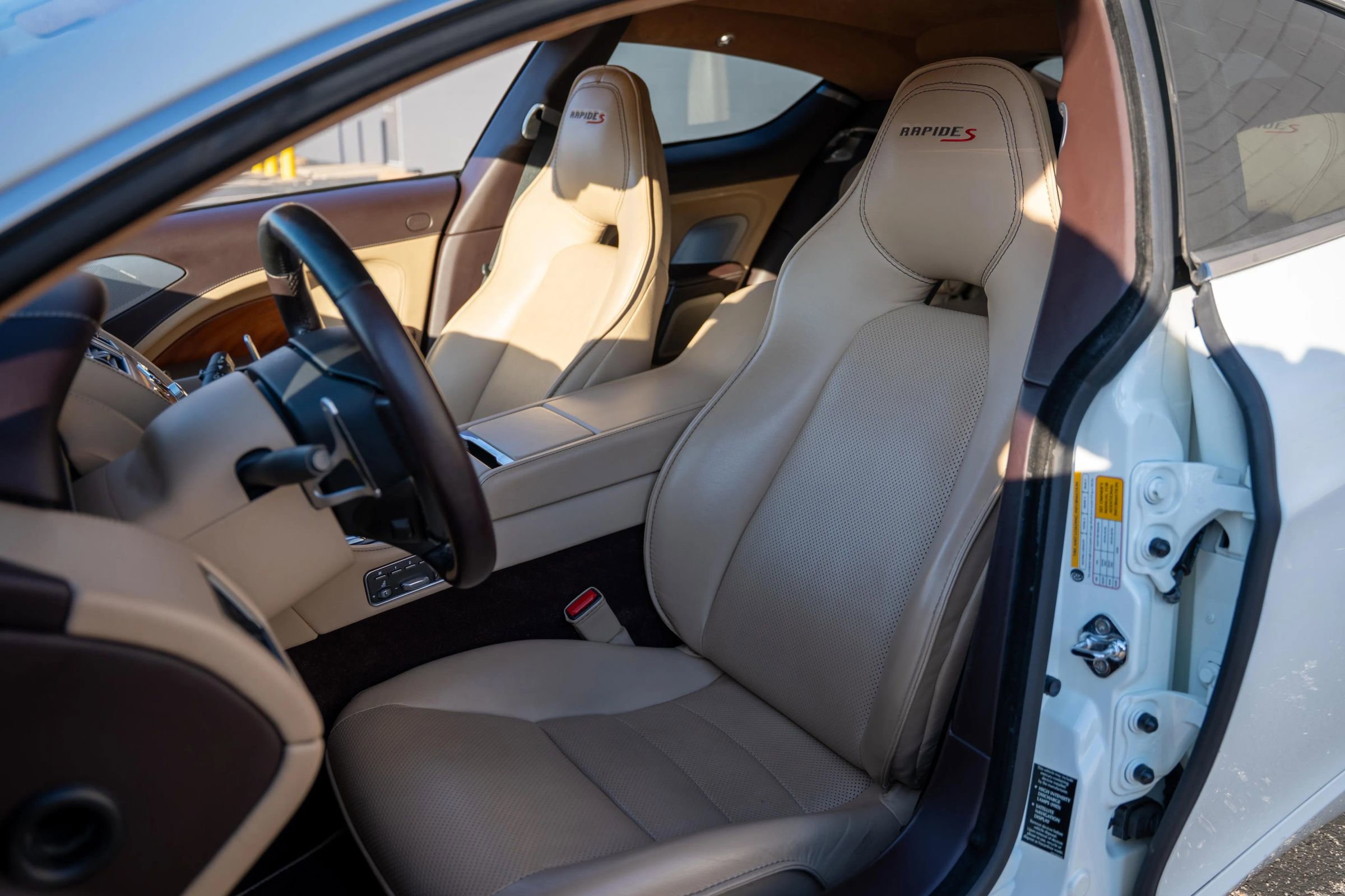 Used 2014 Aston Martin Rapide S image 3