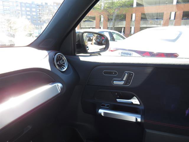 Used 2024 Mercedes-Benz EQB 300 4MATIC image 16