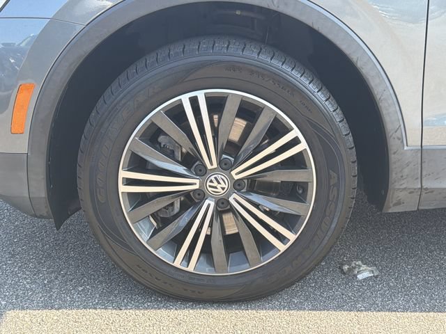 Used 2019 Volkswagen Tiguan SEL w/ 3rd Row Seat Package AWD/4WD image 13