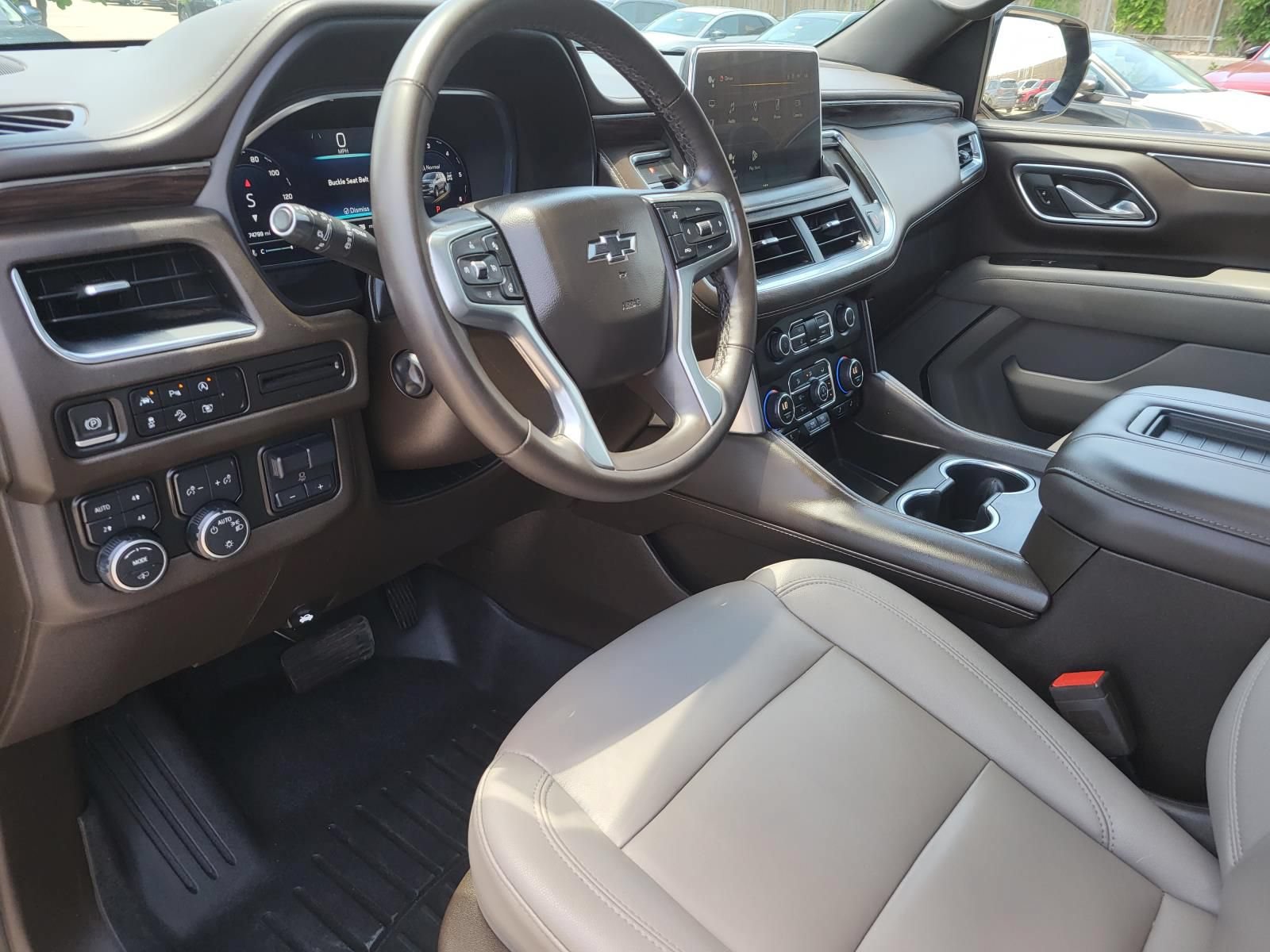 Used 2023 Chevrolet Tahoe Z71 w/ Z71 Off-Road Package AWD/4WD image 23