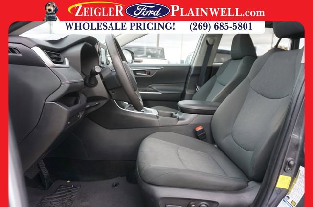 Used 2022 Toyota RAV4 XLE image 17