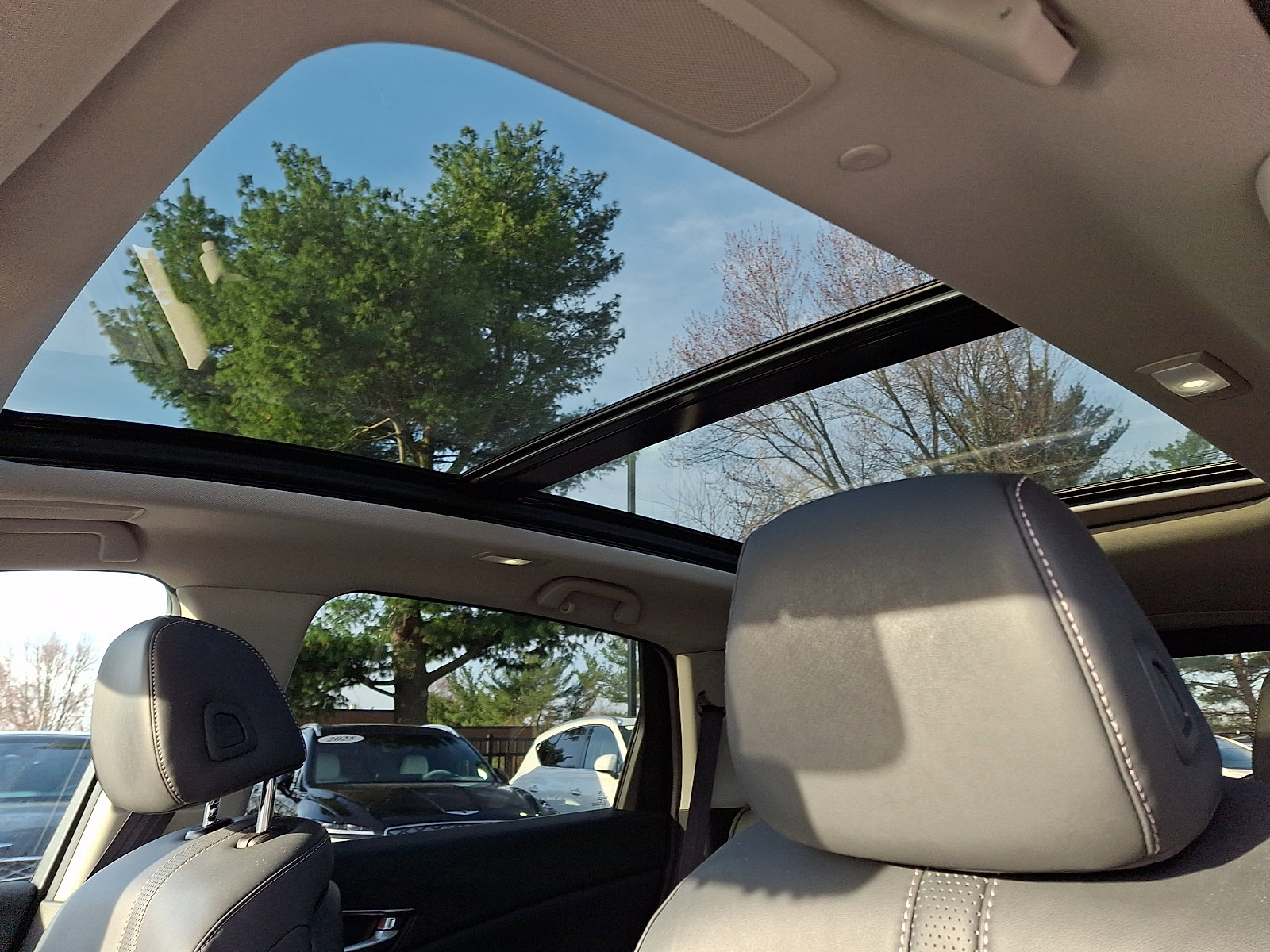 Used 2022 Acura RDX w/ Technology Package AWD/4WD image 16