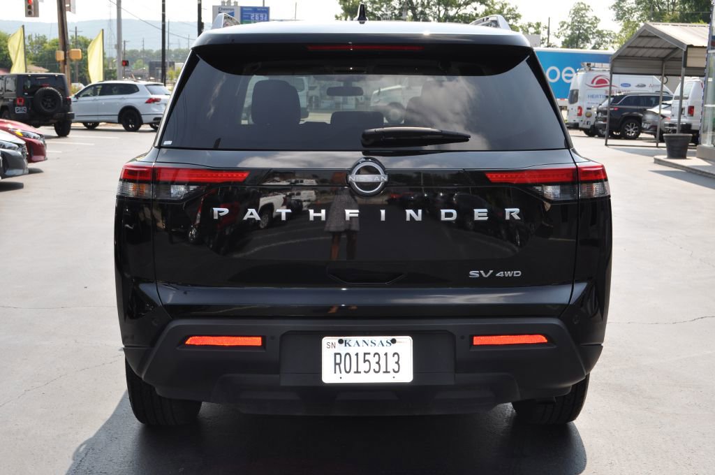 Used 2024 Nissan Pathfinder SV image 4