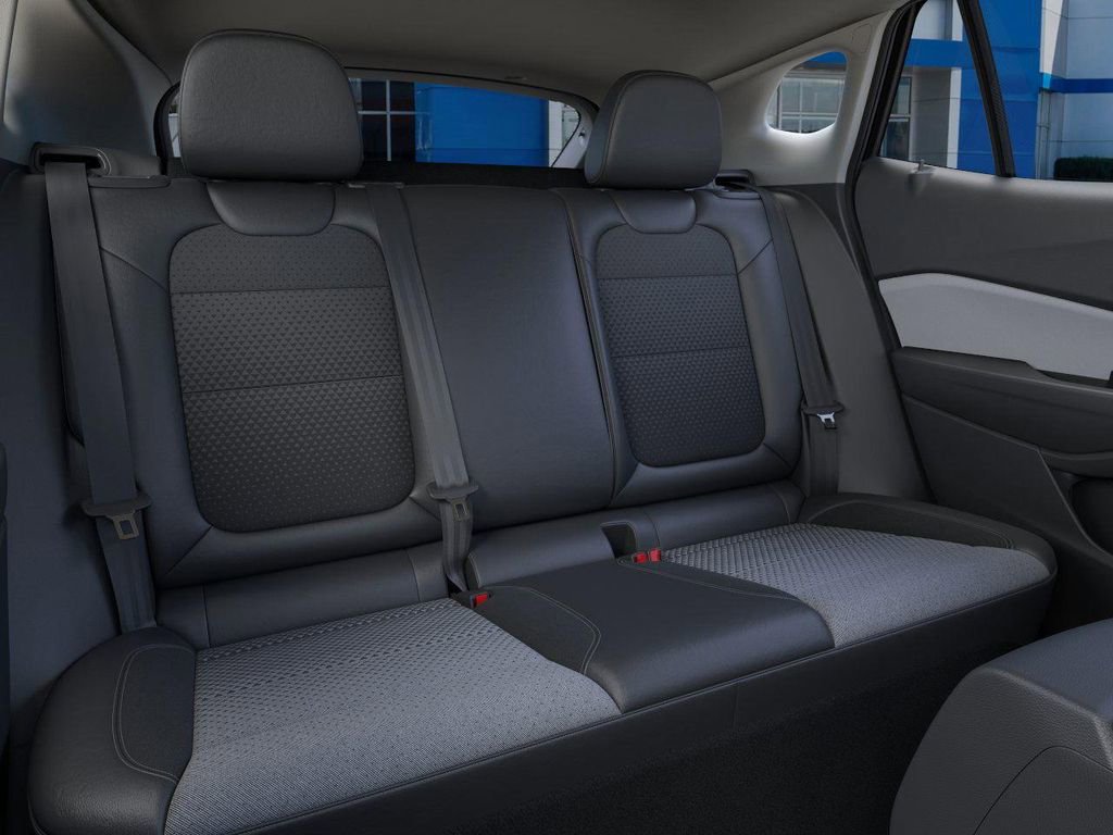 New 2026 Chevrolet Trax LT w/ Sunroof Package image 17