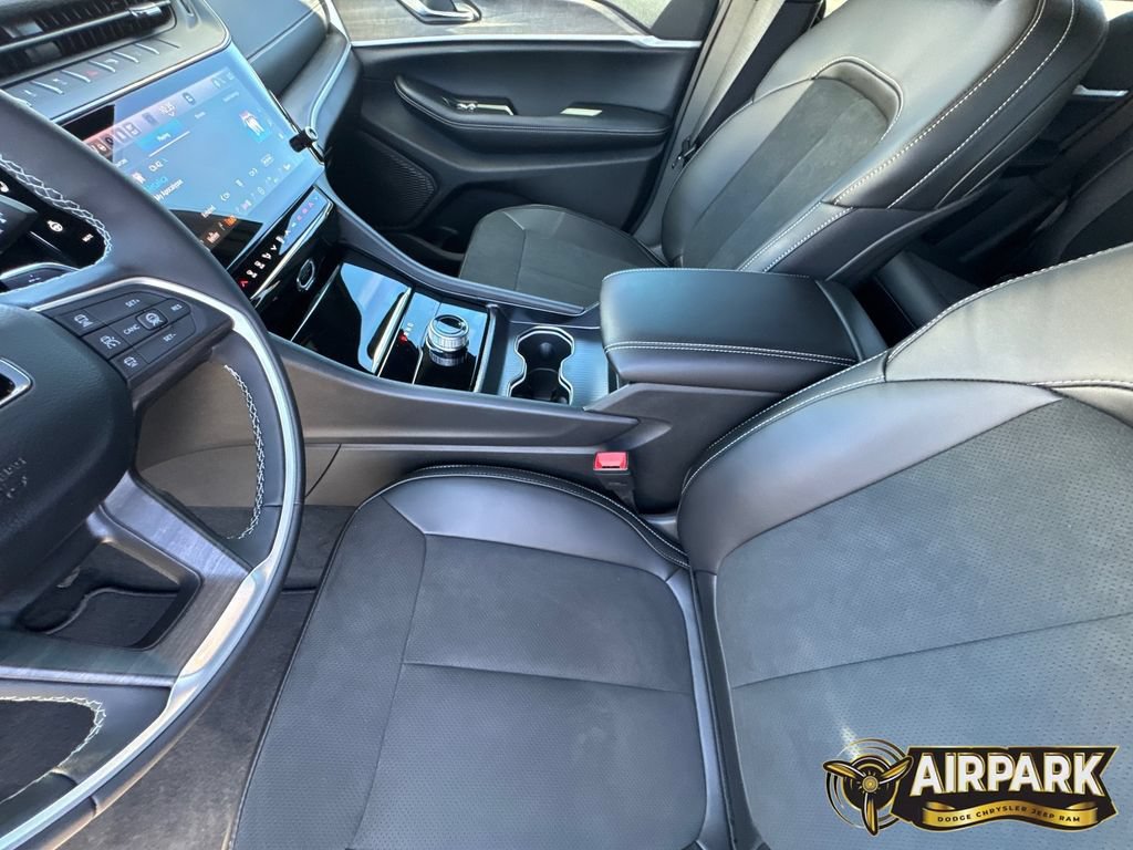 New 2026 Jeep Grand Cherokee Altitude RWD image 18