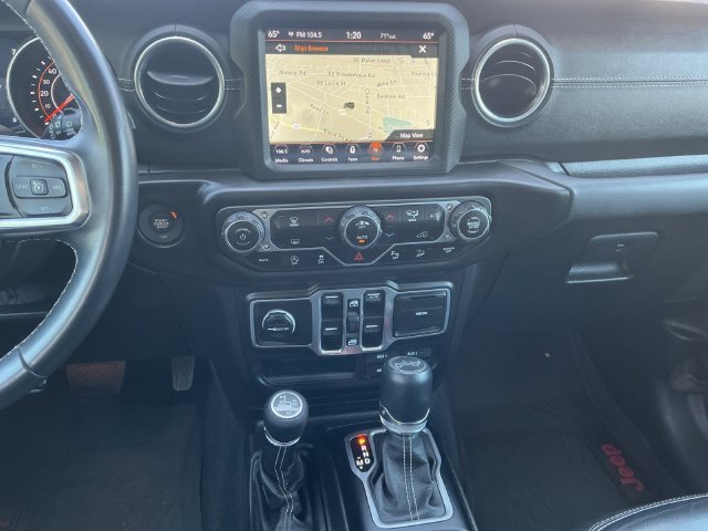 Used 2018 Jeep Wrangler Unlimited Sahara AWD/4WD image 11